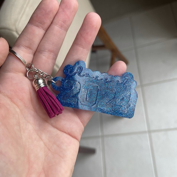 Class of 2024 Keychain - Picture 2 of 5